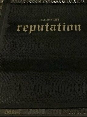Taylor Swift Black Reptile-Textured 'reputation' Accent